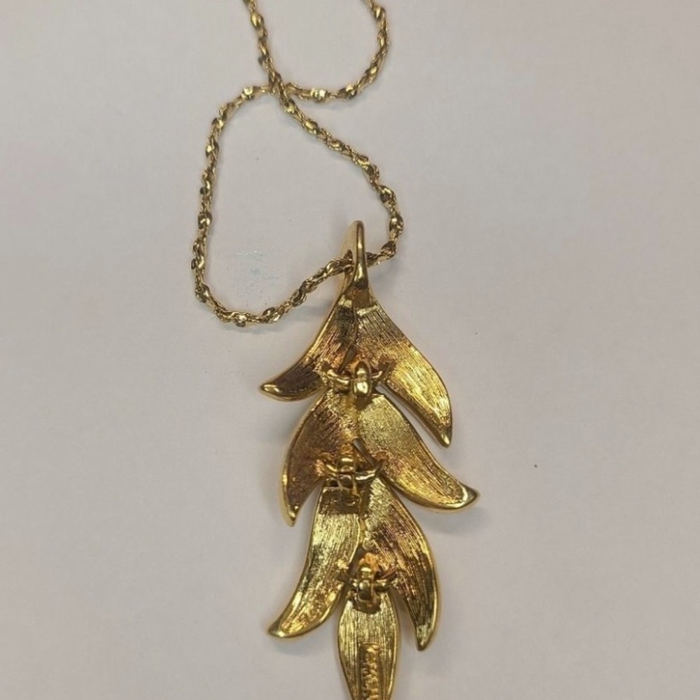 Vintage Monet drop dangle leaf gold tone necklace
